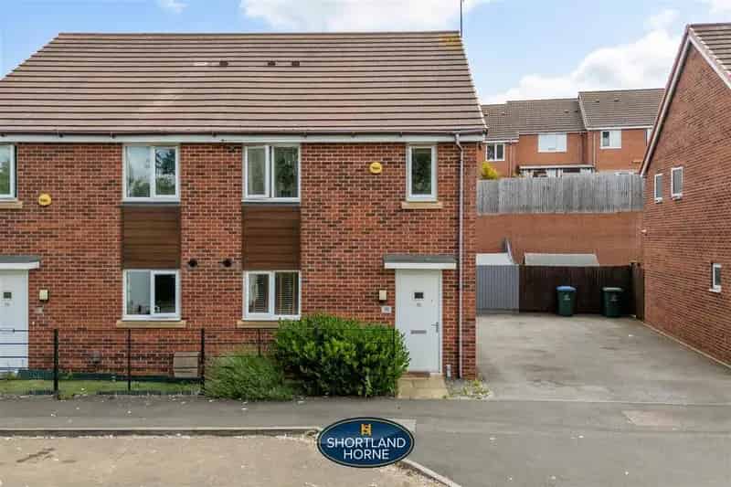 3 Bedroom Semi-Detached House for Sale in Coventry