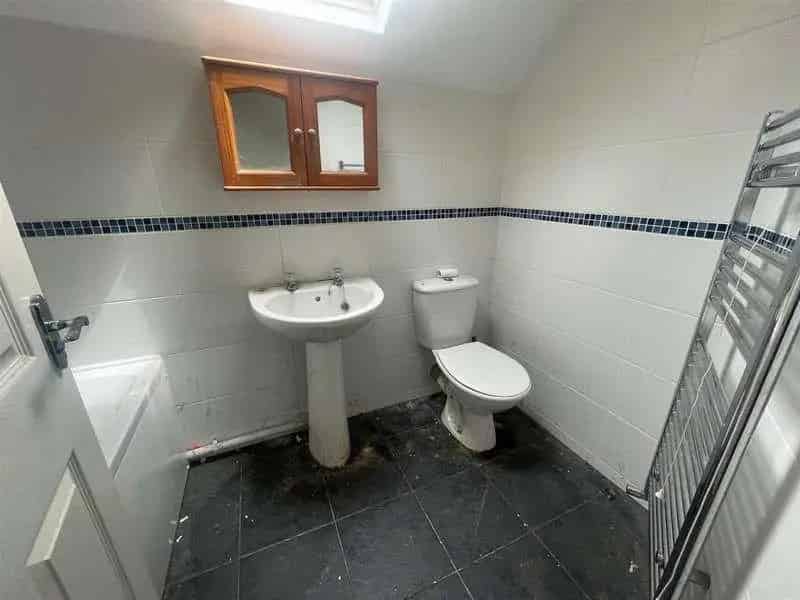 3 Bed House For Sale Needs Improvement