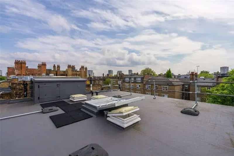3 Bed Top Floor Apartment Near Paddington Recreation Ground