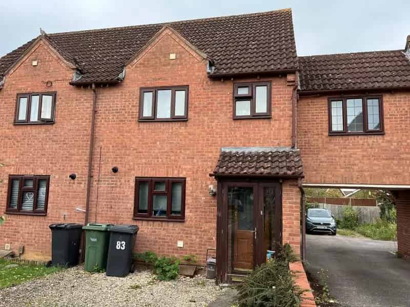 3 Bedroom End Terrace House For Sale