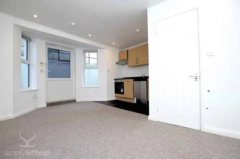0 Bedroom Flat House to Rent