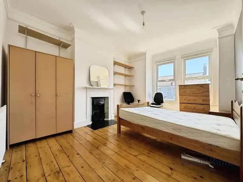 3 Bedroom Flat to Rent London SE13