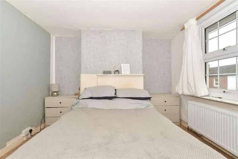 1 Bed Terraced House South Tonbridge Near High Street Schools Station