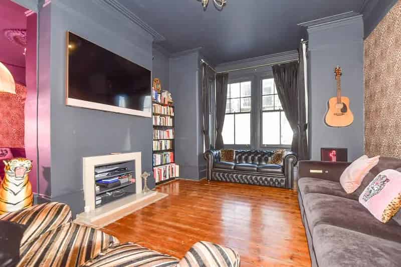 5 bedroom terraced house for sale