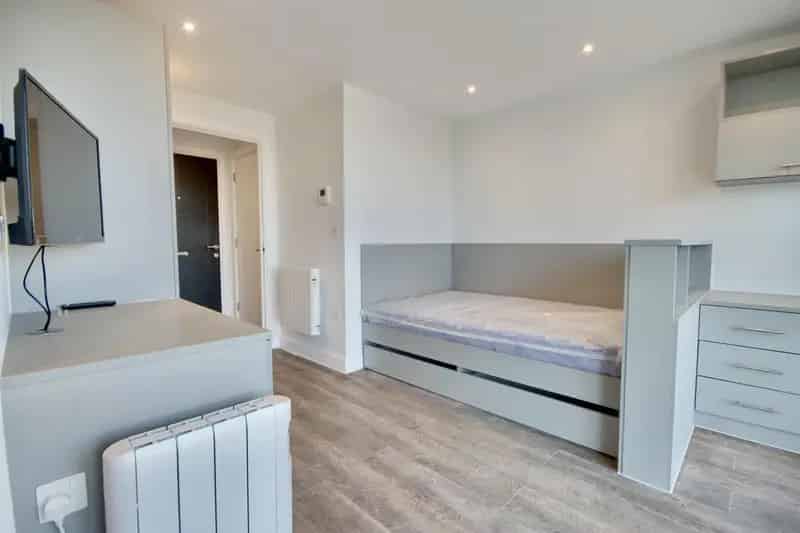 1 Bedroom Studio Apartment Portsmouth City Center