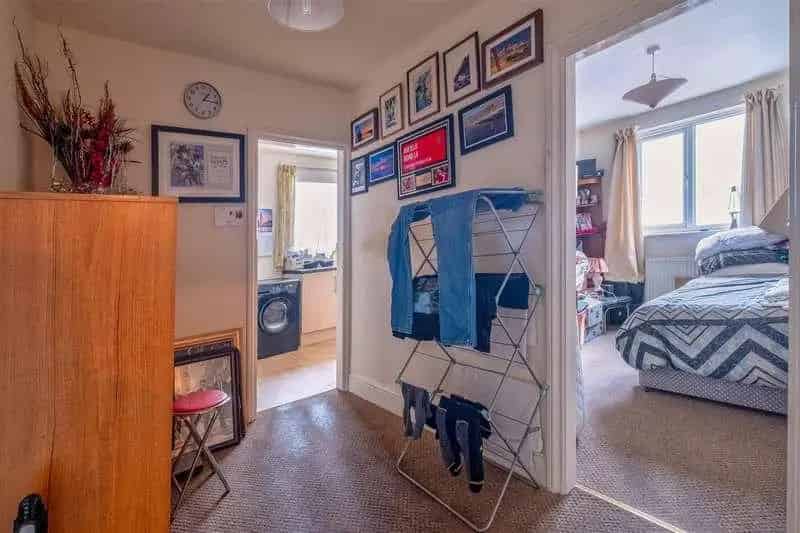 2 Freehold Flats Investment Opportunity 1 & 2 Bed