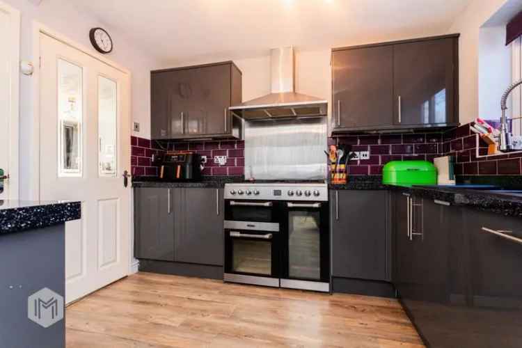 4 Bedroom Detached House for Sale - Beaumont Chase