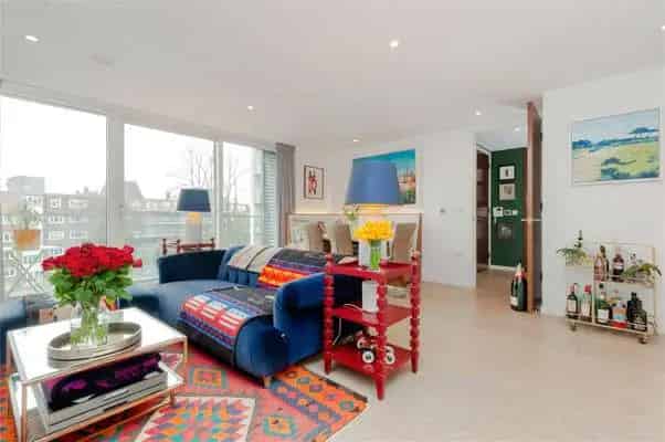 Modern 4th Floor Apartment in Putney Landmark Building