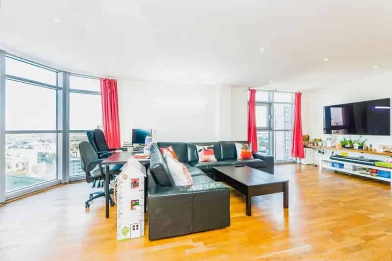 Three Bedroom Apartment in Altolusso Cardiff City