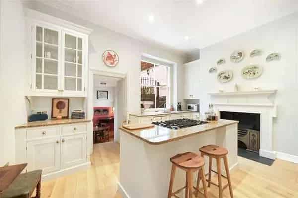 Five Bedroom House in St James's Park