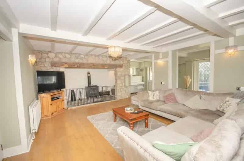 5 Bedroom Detached House with 5 Acres and Annexe