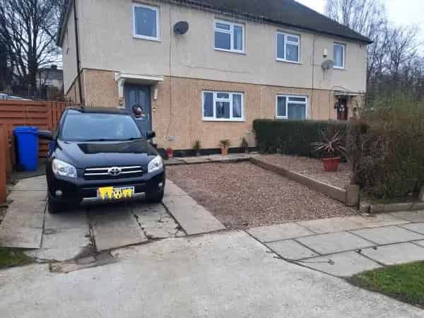 3 Bed Semi Detached House Large Garden Quiet Area