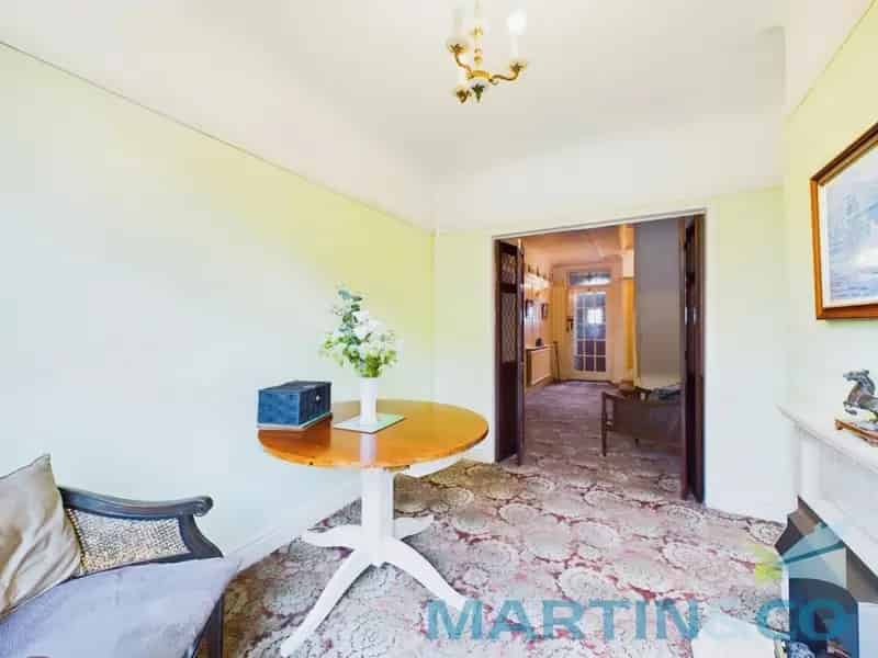 5 bedroom House
 For Sale