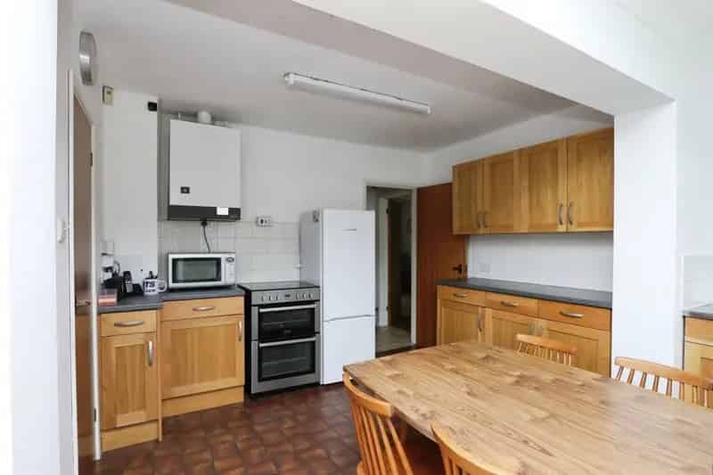 1960s Four-Bedroom Bungalow with 0.6 Acres of Land