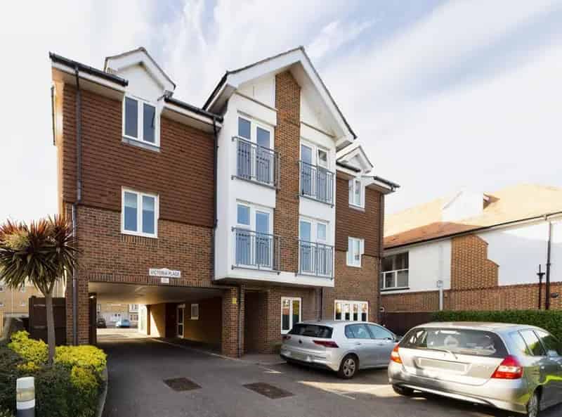 2 Bedroom Flat For Sale