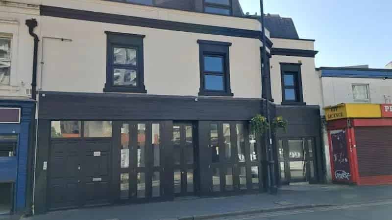 Maidenhead Town Centre Retail Unit & Flats - Freehold or To Let