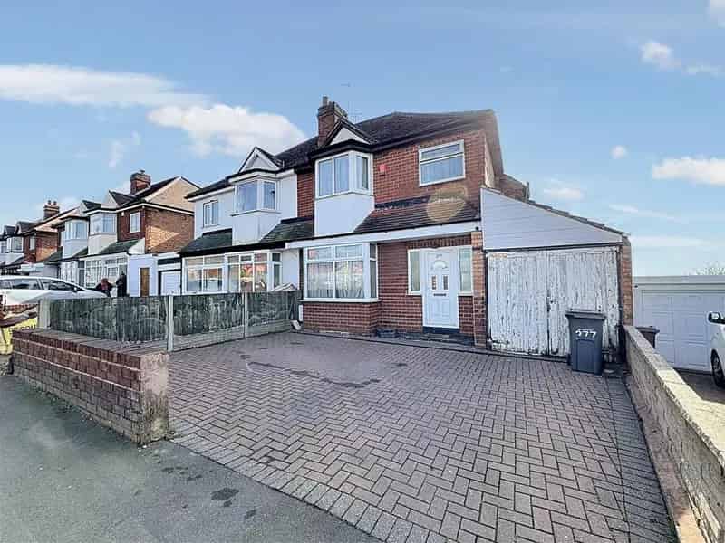 3 Bedroom Semi-Detached House for Sale