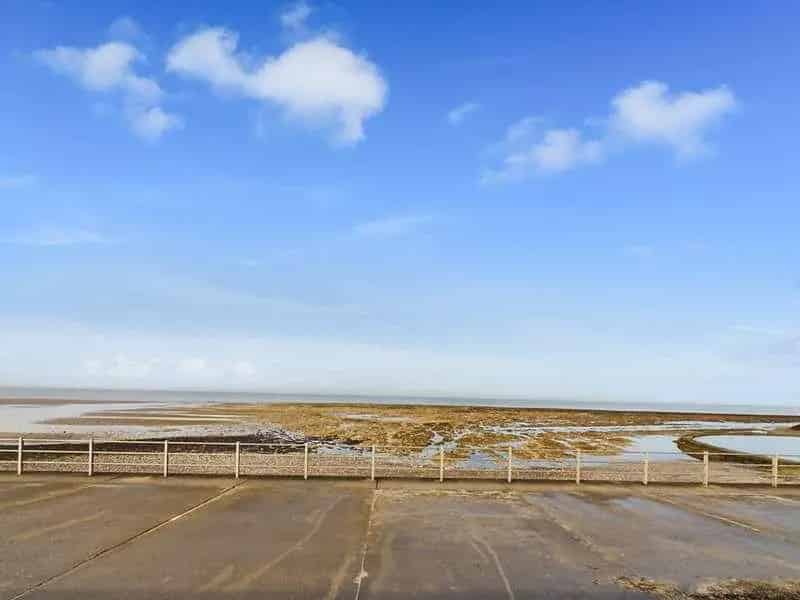 2 Bed Flat for Sale in Minnis Bay No Forward Chain