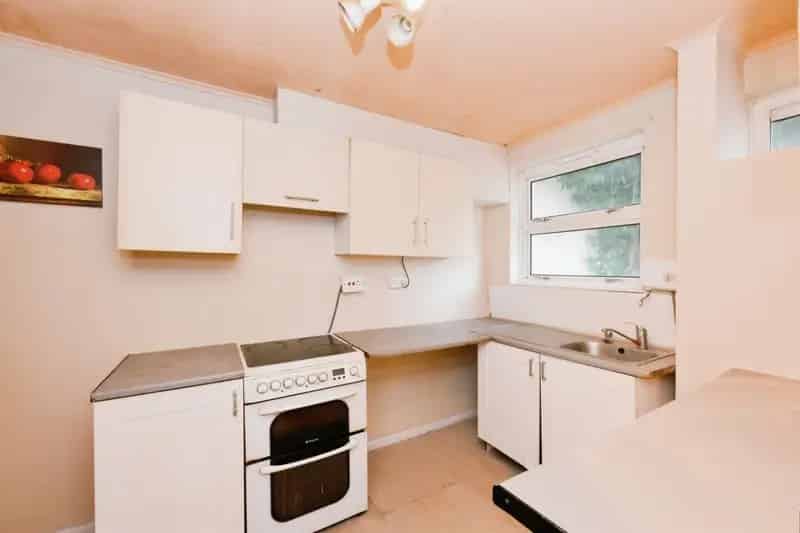 Five Six Bedroom House Near Staple Tye Harlow
