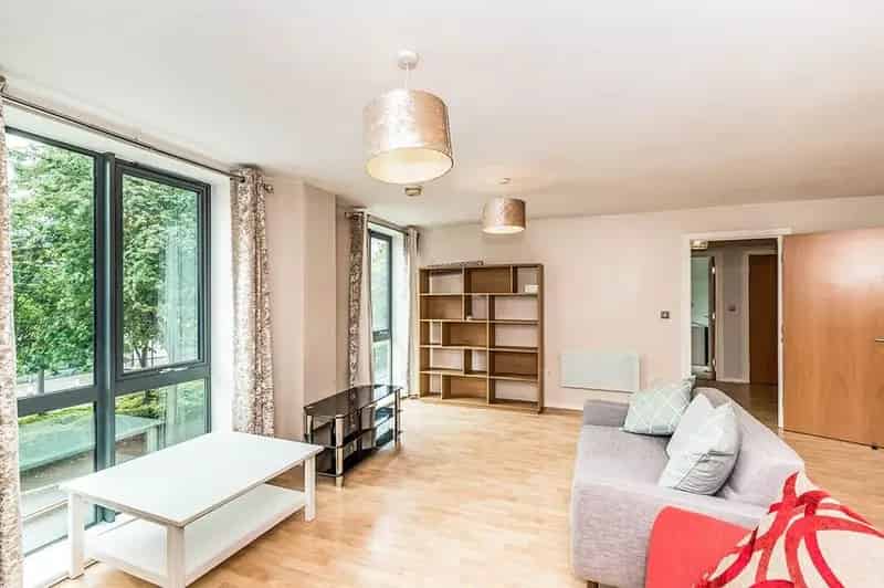 2 Bedroom Furnished Apartment Manchester City South Available July 2025