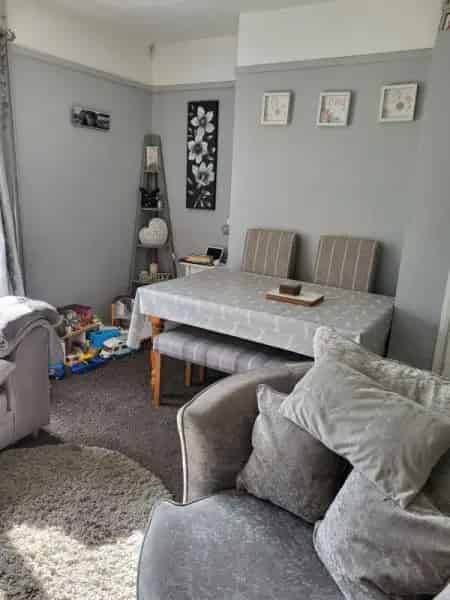 3 Bed Parlour House with Large Garden and Driveway