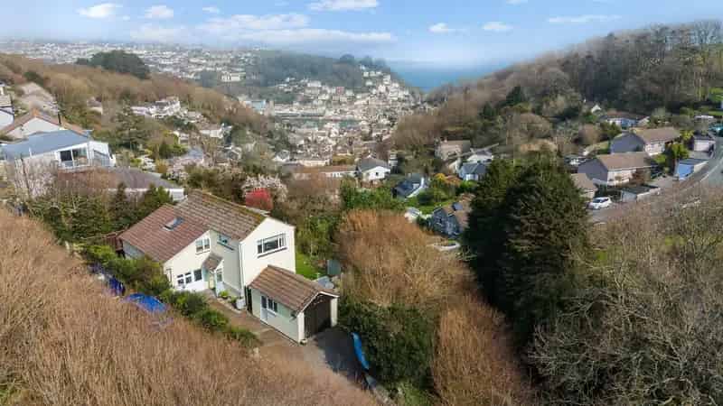 5 Bedroom Detached House with Sea Views Looe Cornwall