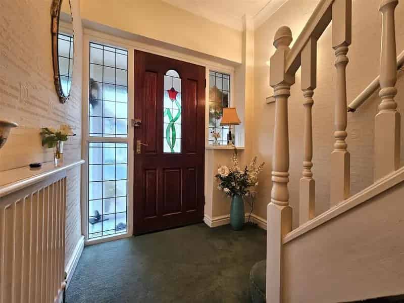 3 Bedroom Semi-Detached House for Sale in Solihull