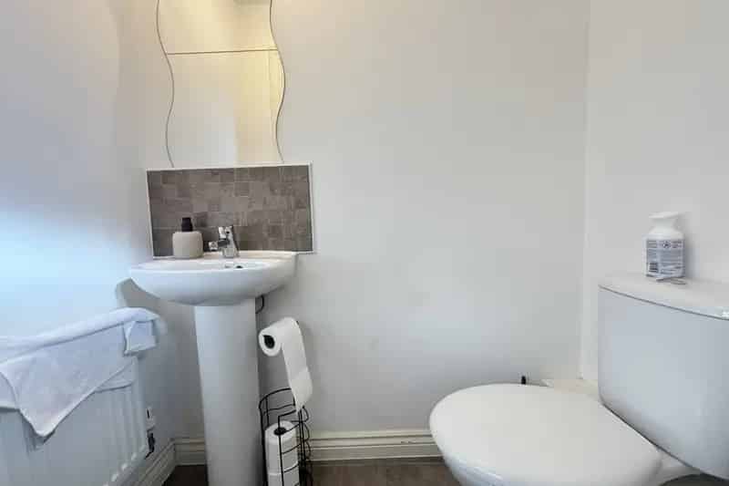 Four Bedroom Detached House Near Elliotts Field Retail Park