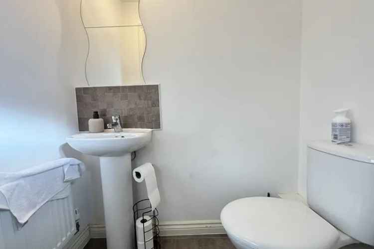Four Bedroom Detached House Near Elliotts Field Retail Park