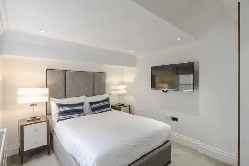 1 Bedroom Apartment Kensington Gardens View Grade II Listed Building