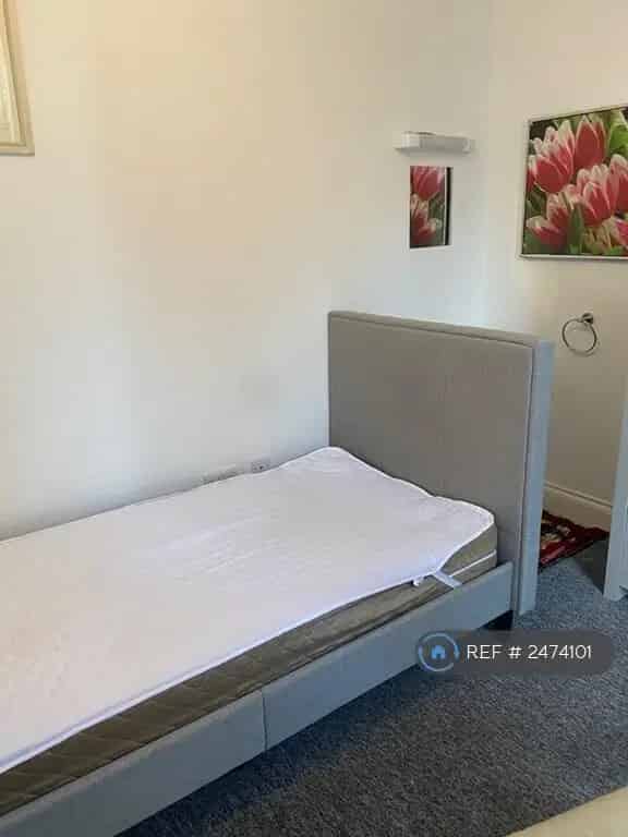 1 Bedroom House Share Single Room Rental for Working Professionals