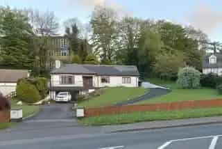 3 Bedroom Detached House with Large Garden and Garage