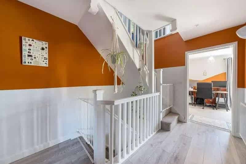 3 Bed House for Sale Contemporary Style Spacious Interior