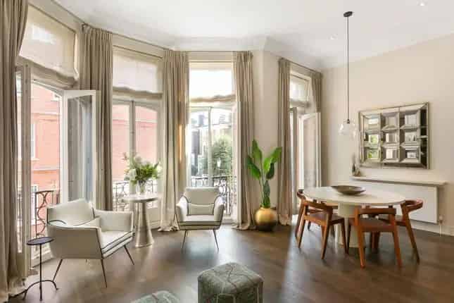 2-Bedroom Apartment in Bramham Gardens SW5