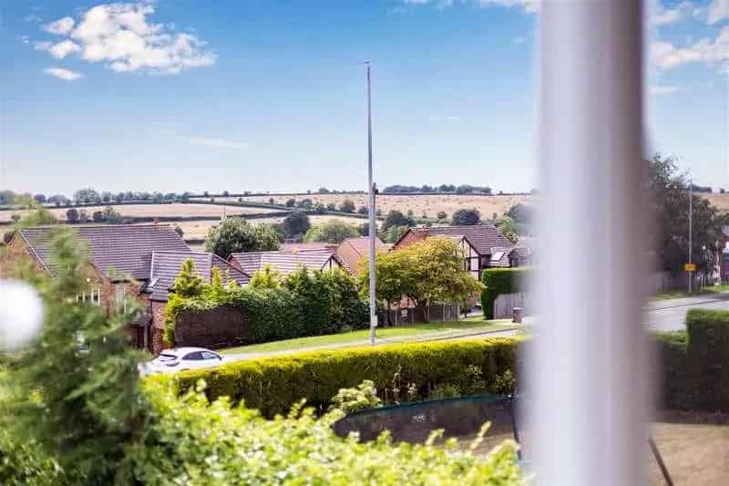 4 Bed House for Sale Extended Family Home Detached Garage Parking