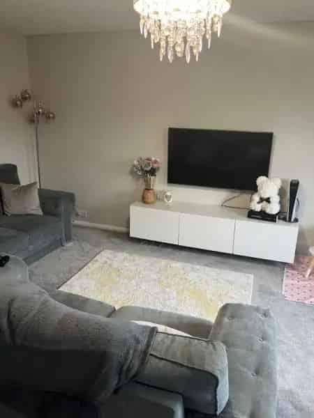 2 Bed 1st Floor Flat South Lowestoft Own Front Door Private Parking
