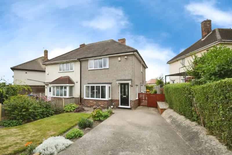 2 bedroom House
 For Sale
