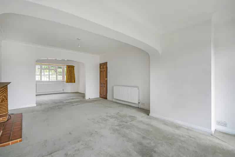 4 Bedroom Detached House with Large Garden and Golf Course Views