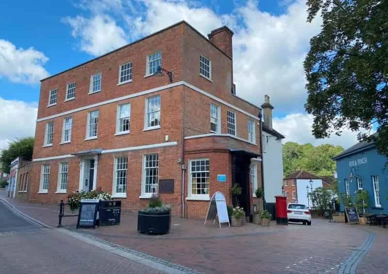 Commercial property For Sale , 128-130, High Street, Waverley, England