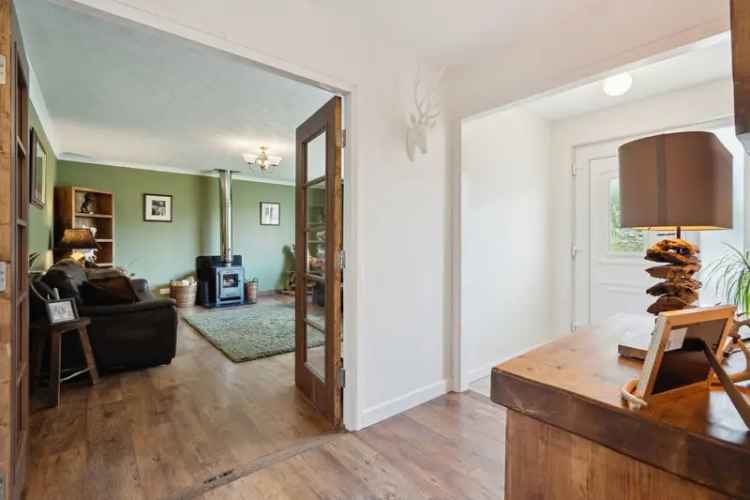Detached Bungalow in Kippen Spacious Family Home with Garden