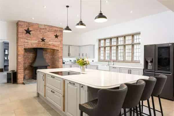Arkendale Hall: Substantial Country House with Annex and Outbuildings