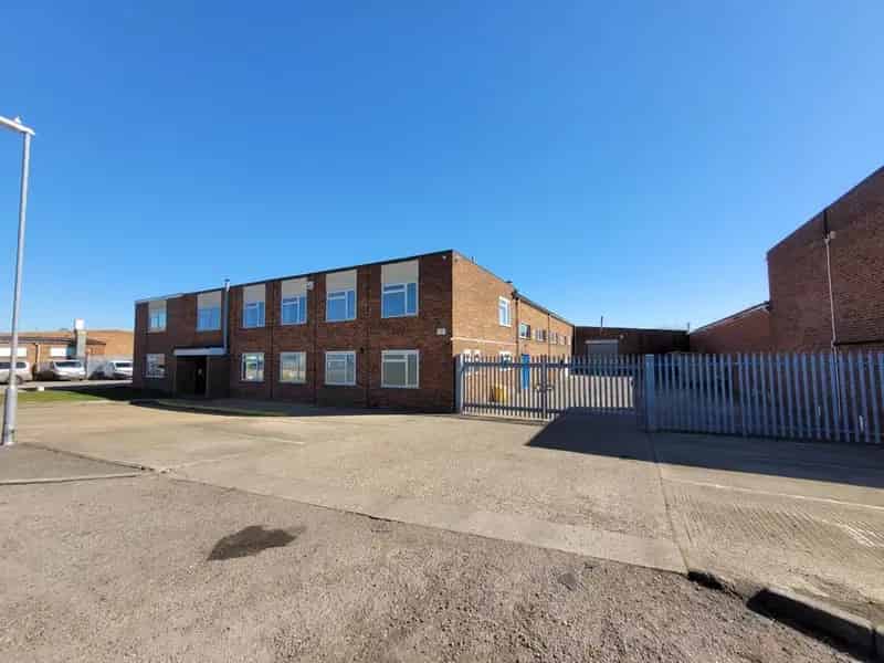 Industrial Workshop Warehouse with Secure Yard and Offices