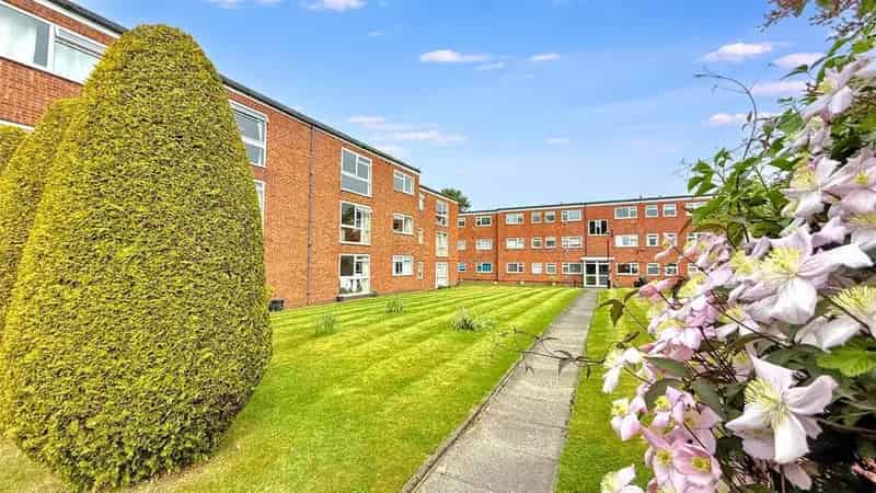 2 Bedroom Flat for Sale
