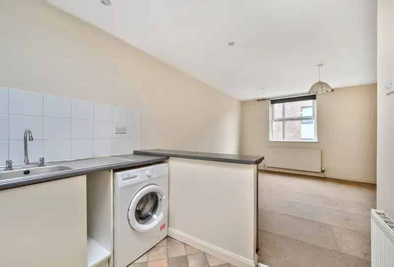 2 Bedroom Flat for Sale North Street Chain Free