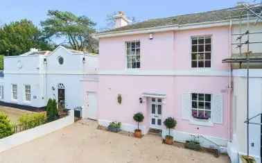 House For Sale in Torquay, England