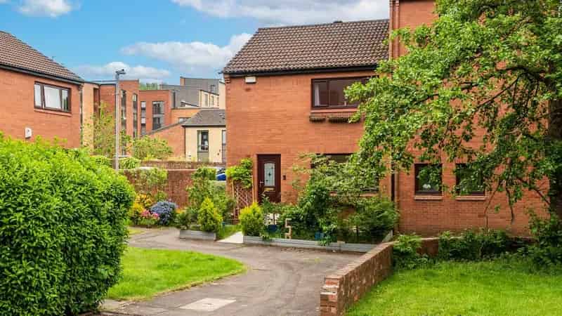 2 Bedroom End Terrace House for Sale