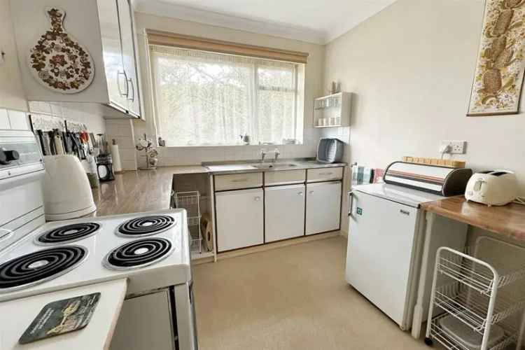 2 Bedroom Flat for Sale Top Floor Balcony Garage