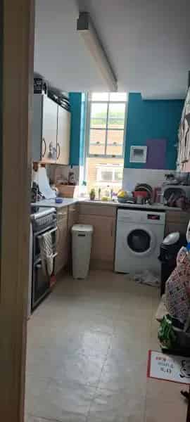 2 Bedroom Flat in Shere - Historic Building - Off Street Parking