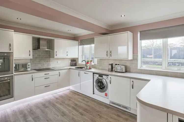 3 Bedroom Semi Detached House for Sale Leeds LS14