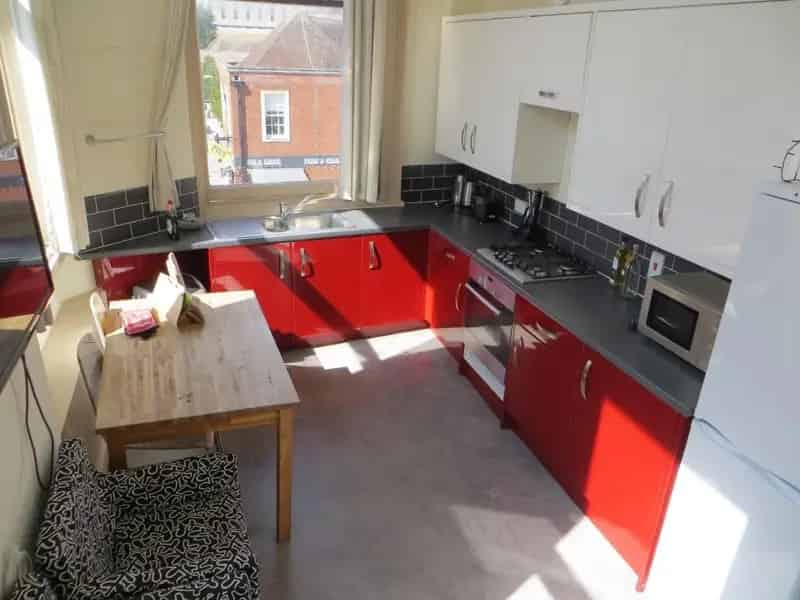Ensuite Room in Modern Student Apartment - All Bills Included